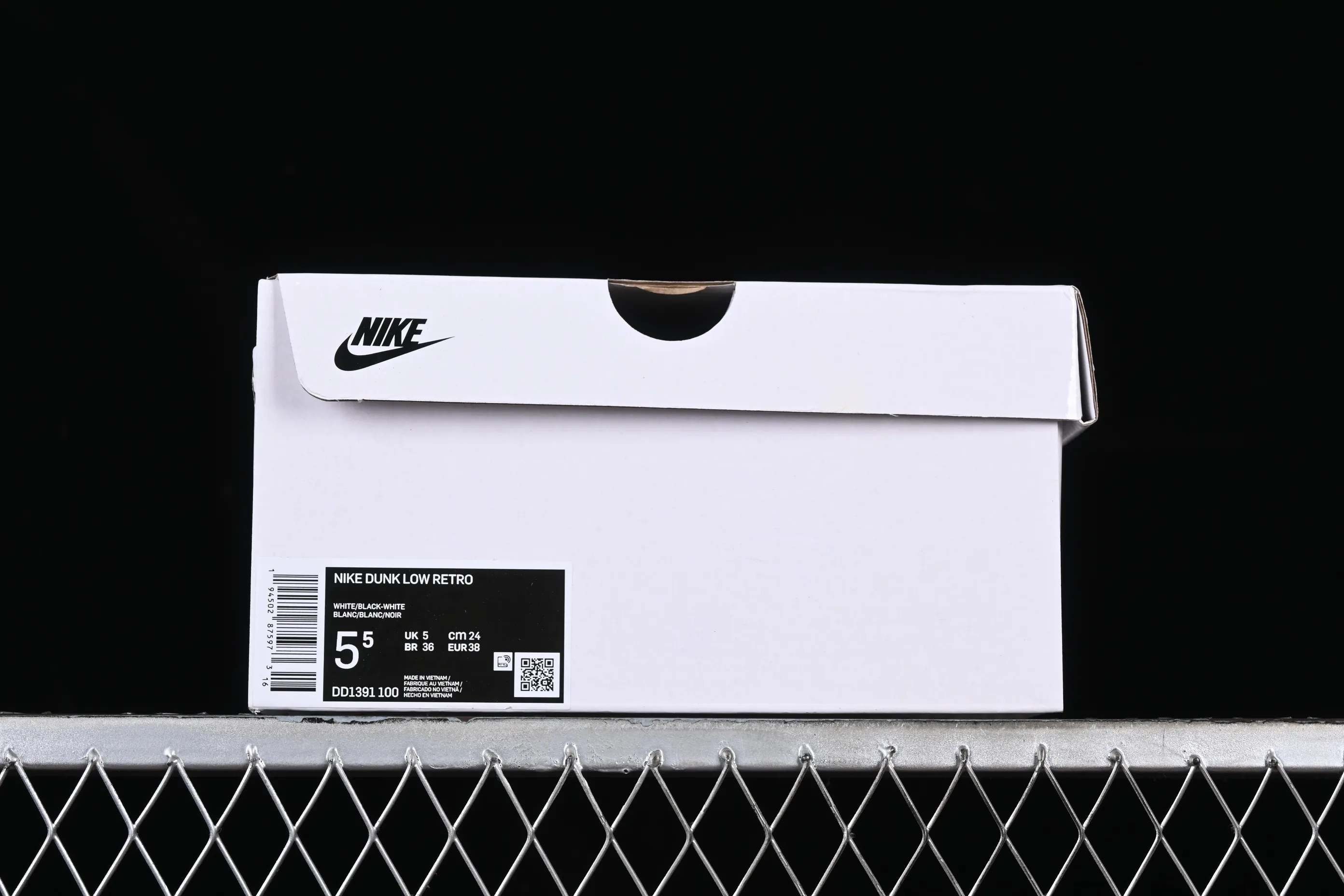 All Categories Nk SB Dunk Series Nk SB Dunk Low Low-top sneakers Nk Dunk Low Black and White Panda Customized version of deconstructed strap casual sneakers DD1391-100